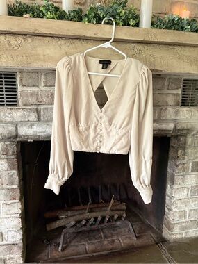 House of Harlow Cream V-Neck Button-Front Long Sleeve Blouse